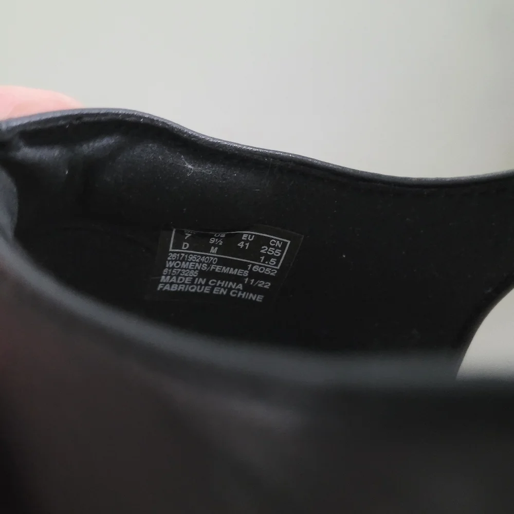 Clarks Black T-Strap Women's Heels - Picture 6 of 7